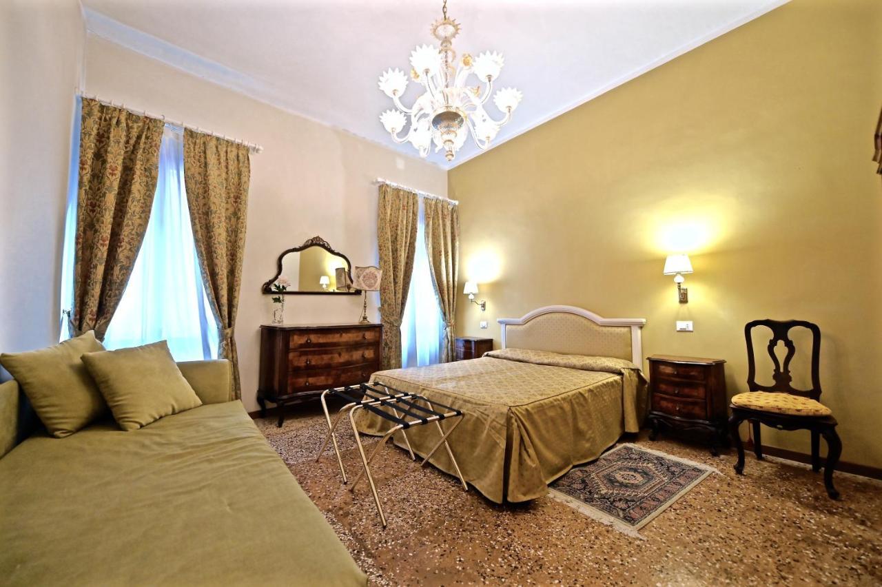 Chandeliers Apartment Venice Exterior photo